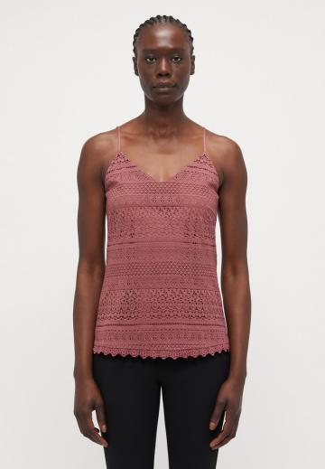 Топ на бретельках