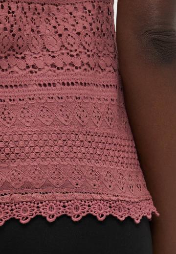 Топ на бретельках