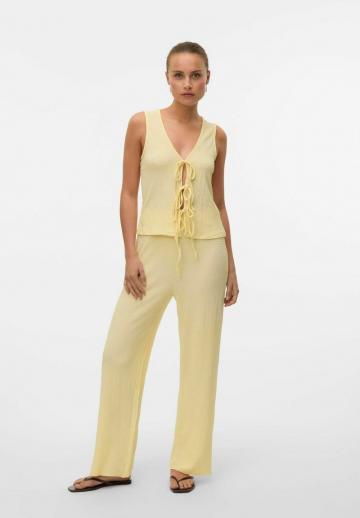 Блузка без рукавов