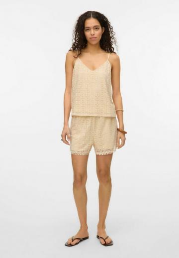 Топ на бретельках