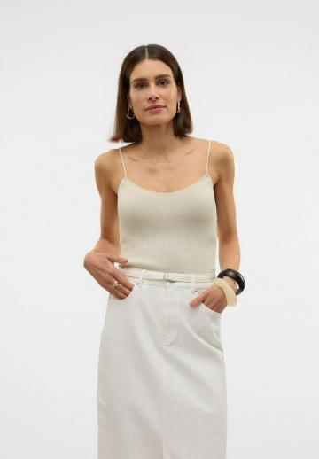 Топ на бретельках