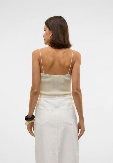 Топ на бретельках