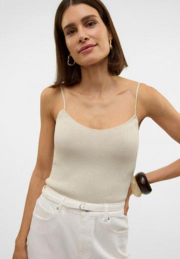 Топ на бретельках