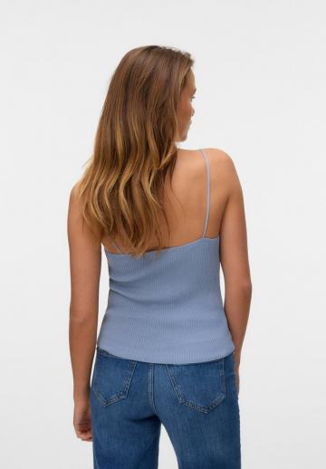 Топ на бретельках