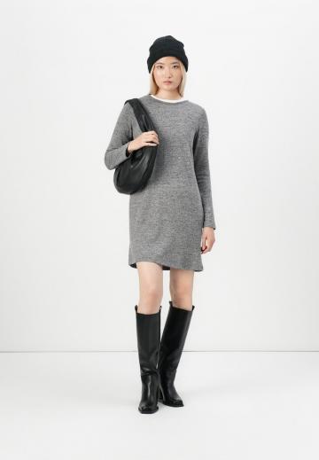 Вязаное платье