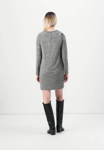 Вязаное платье