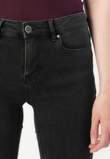 Клешеные джинсы