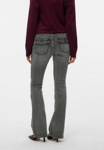 Клешеные джинсы
