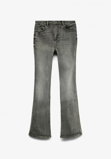 Клешеные джинсы