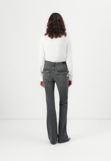 Клешеные брюки