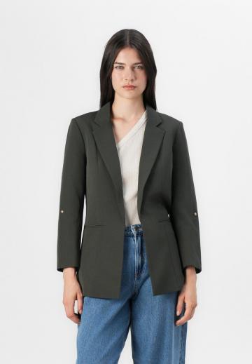 Блейзер с накладными карманами