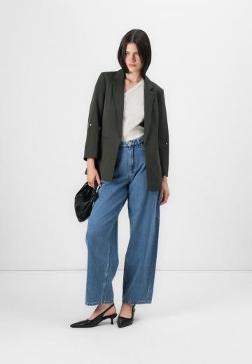 Блейзер с накладными карманами