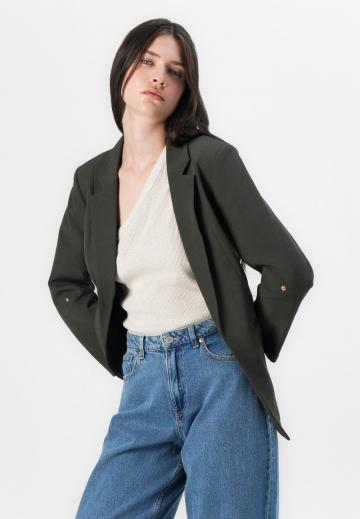 Блейзер с накладными карманами