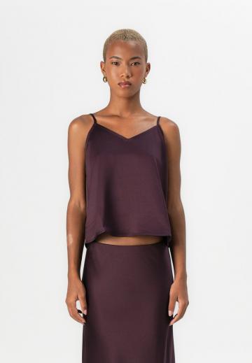 Топ на бретельках