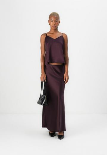 Топ на бретельках