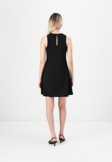 Короткое платье