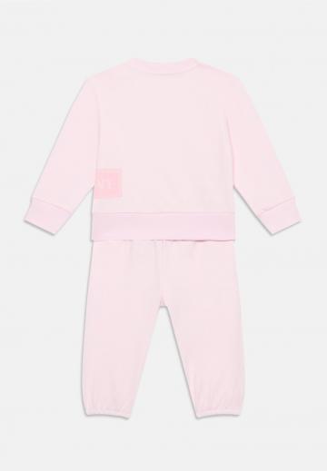 Набор одежды