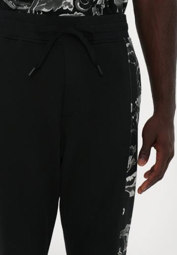 Спортивные штаны