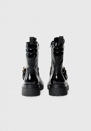 Ботинки на шнуровке