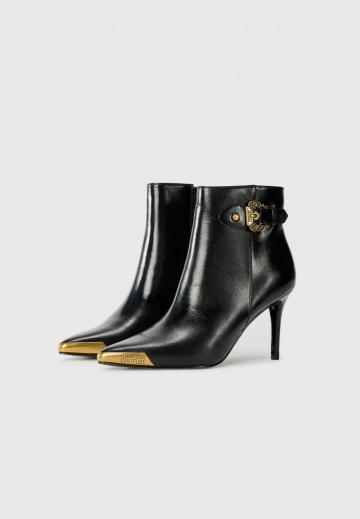 Высокие сапоги