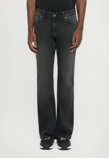 Клешеные джинсы
