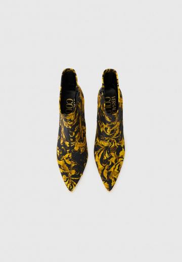 Высокие сапоги