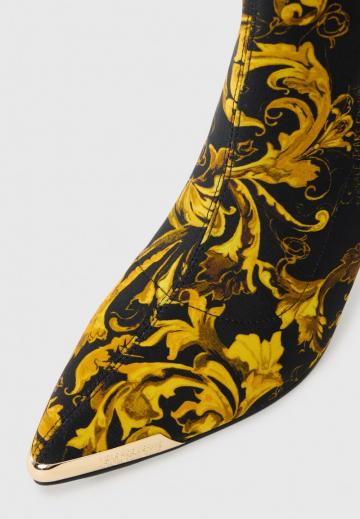 Высокие сапоги