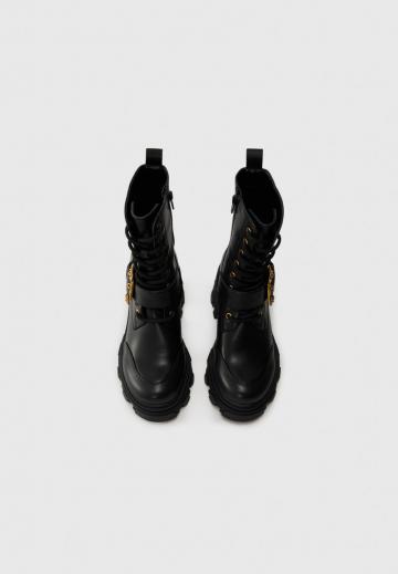 Высокие сапоги