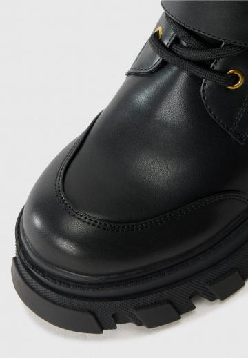 Высокие сапоги