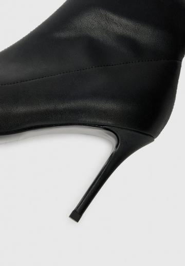 Высокие сапоги