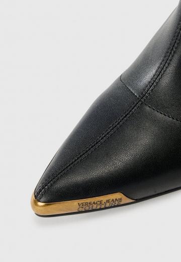 Высокие сапоги