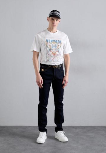 Узкие джинсы