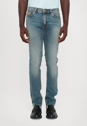 Узкие джинсы