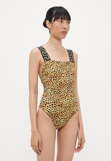 Слитный купальник