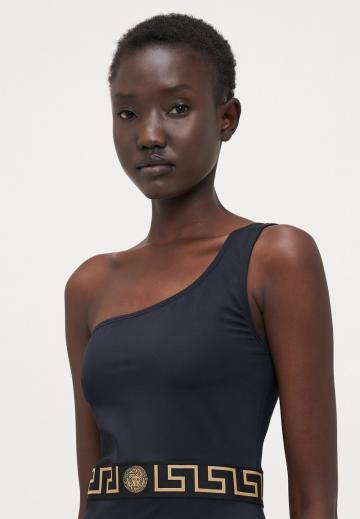 Слитный купальник