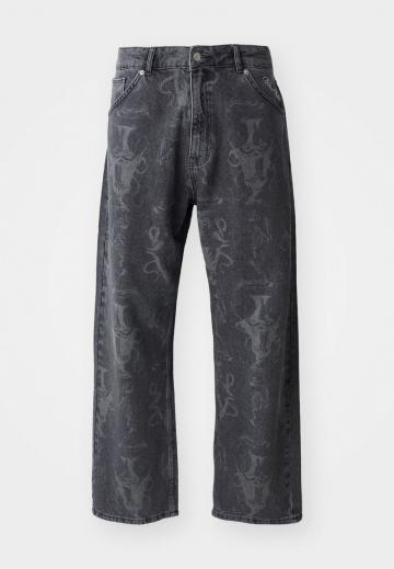 Прямые джинсы