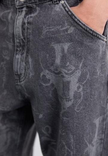 Прямые джинсы