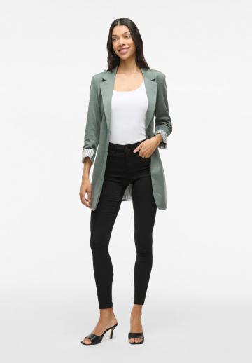 Короткое пальто