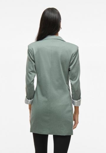 Короткое пальто