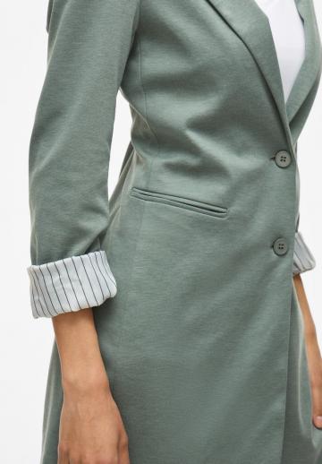 Короткое пальто