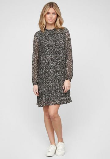 Короткое платье