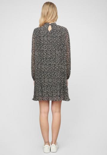 Короткое платье