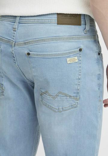 Узкие джинсы