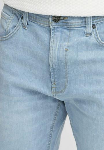 Узкие джинсы