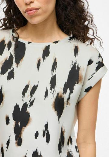 Атласная блузка