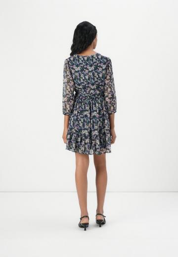 Короткое платье