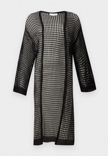 Длинный жилет