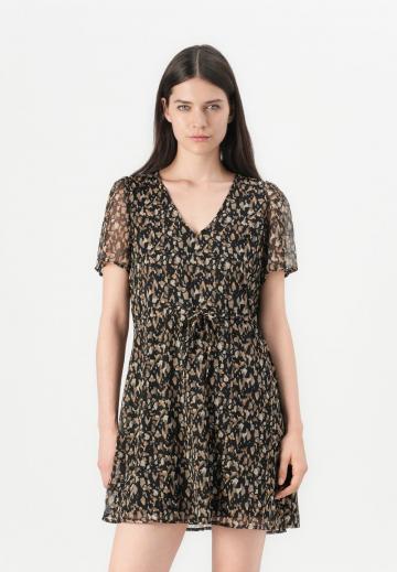 Короткое платье