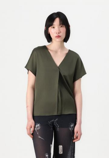 Атласная блузка