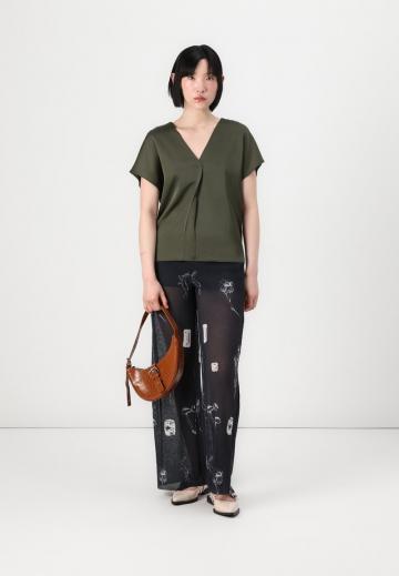 Атласная блузка